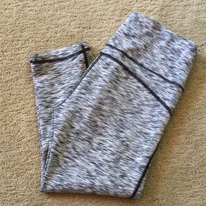 GapFit high rise Blackout Capri leggings